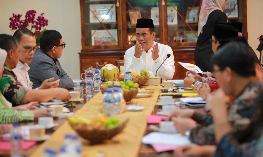 <p>Pemerintah Tetapkan Harga Singkong Rp1.350/Kg dan Lartas Impor</p>