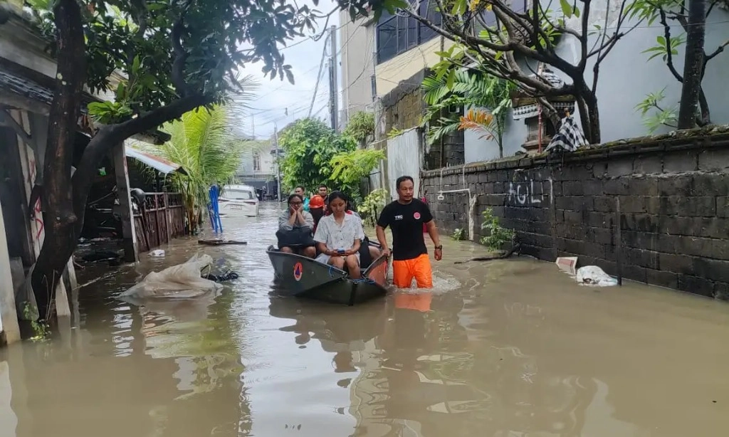 <p>Bali Kini Status Darurat Bencana Akibat Banjir</p>