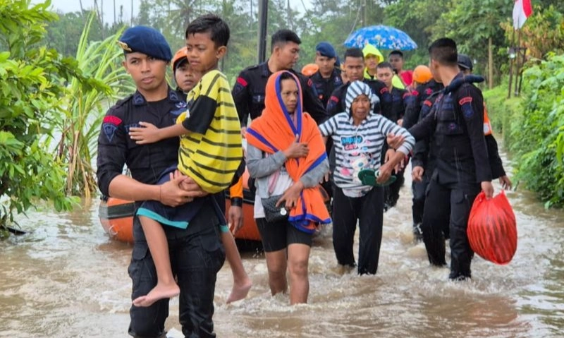 <p>Kemensos Data Warga Bali Korban Banjir</p>
