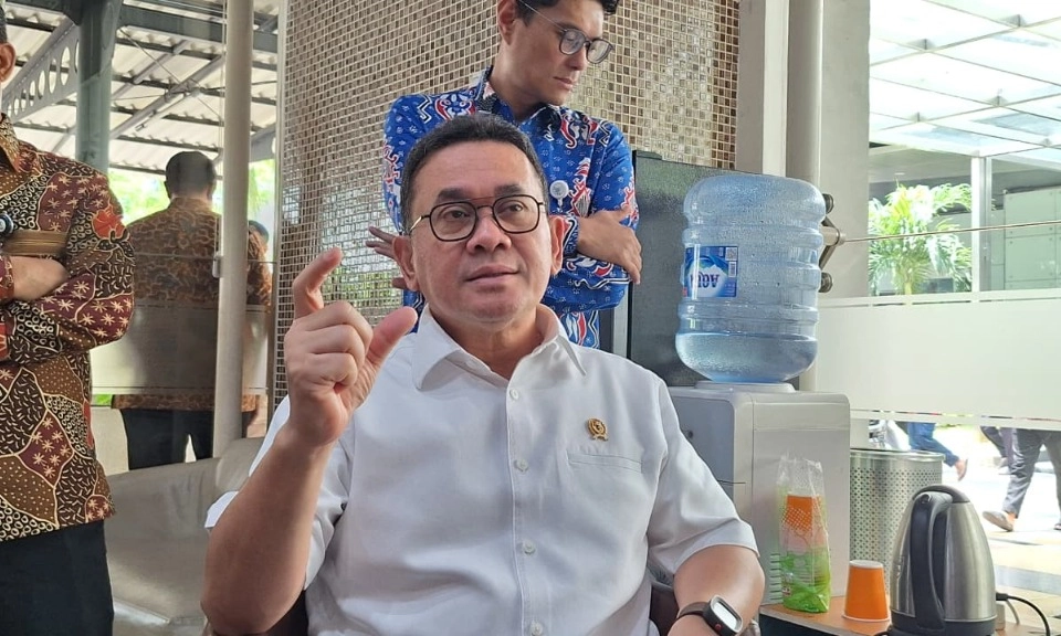 <p id="isPasted">Pemerintah Tahan Impor 200 Ribu Ton Gula Mentah</p>