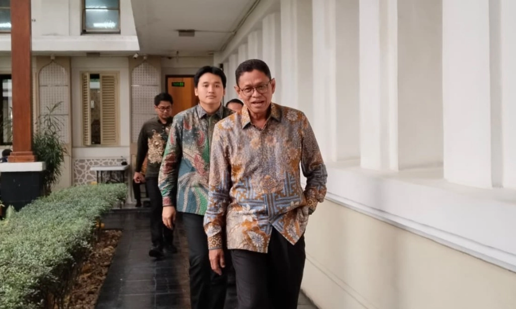 <p id="isPasted">Penuhi Kebutuhan SPBU Swasta, RI Bakal Impor 1,4 Juta KL BBM Dari AS</p>