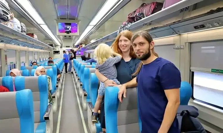 <p id="isPasted">89 Ribu Wisman Nikmati Kereta Api, KAI: Agustus Pecah Rekor</p>