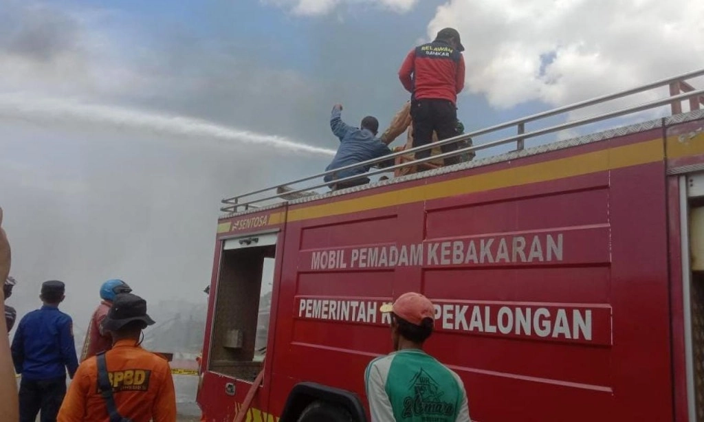 <p>Kemendagri Sebut Pembakaran DPRD Pekalongan Jadi Pembelajaran</p>