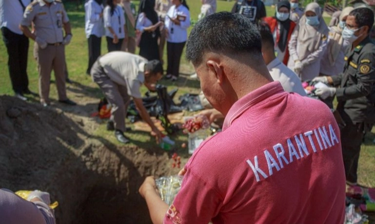 <p>PMK Rugikan RI Rp40 T, Barantin Petakan Kerawanan Karantina</p>