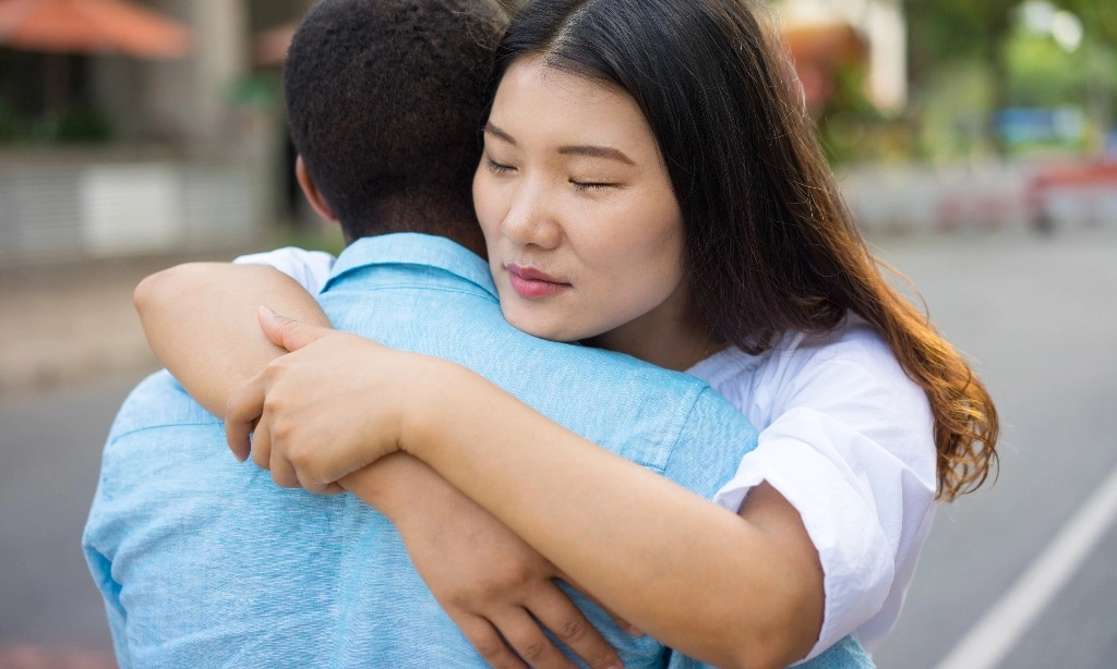 <p id="isPasted">Mengenal Man Mum, Tren Membayar Orang Untuk Dipeluk</p>