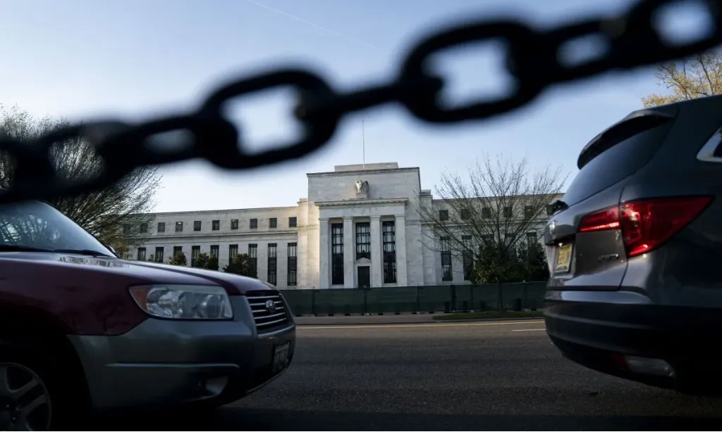 <p>BI: The Fed Bakal Pangkas Suku Bunga Acuan FFR Besok</p>