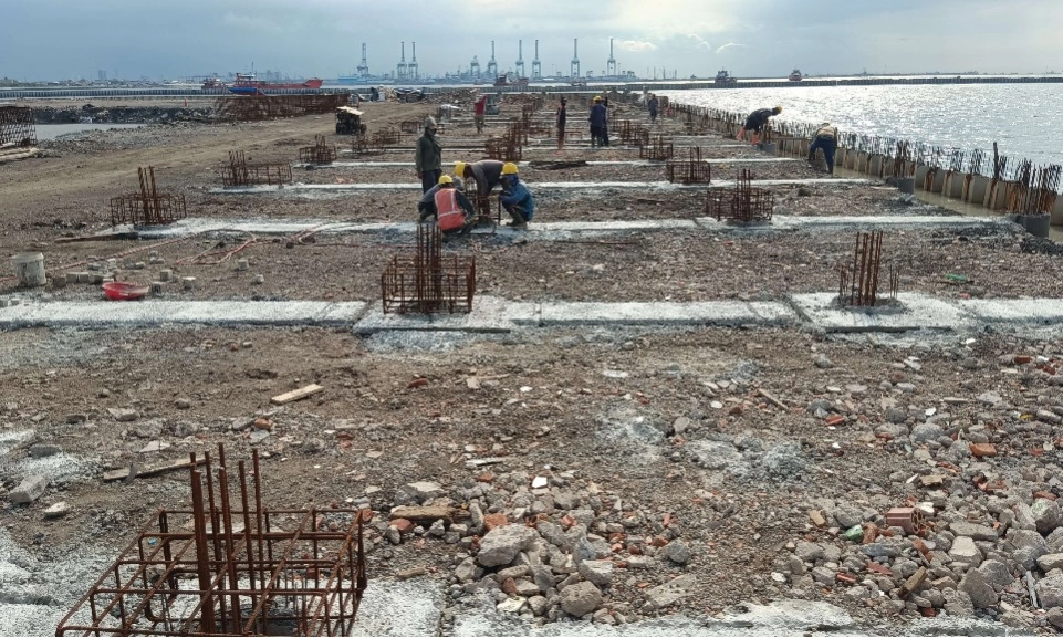 <p>KIARA Nilai Perizinan Pagar Beton Laut Cilincing Bermasalah</p>