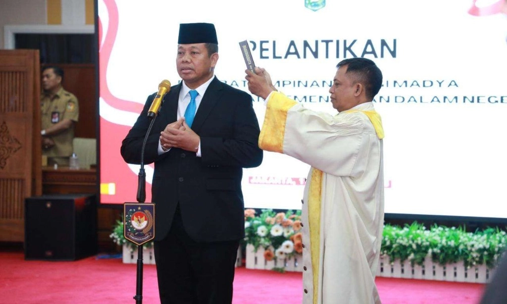 <p>Kemendagri Sanksi Teguran Tertulis Walkot Prabumulih</p>