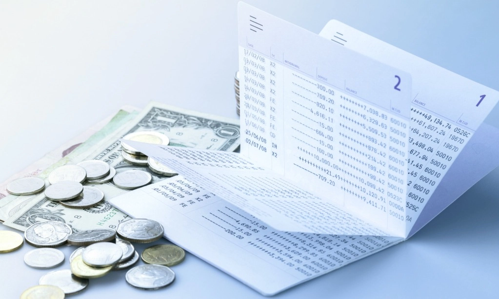 <p id="isPasted">BI-Rate Dipangkas, Ekonom: Dorong Bank Turunkan Bunga Deposito-Kredit</p>