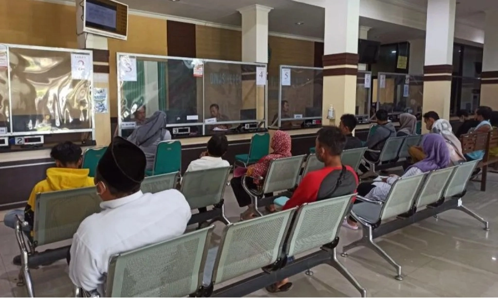 <p>Banyak Penduduk Ponorogo Ganti Kolom Agama di KTP</p>