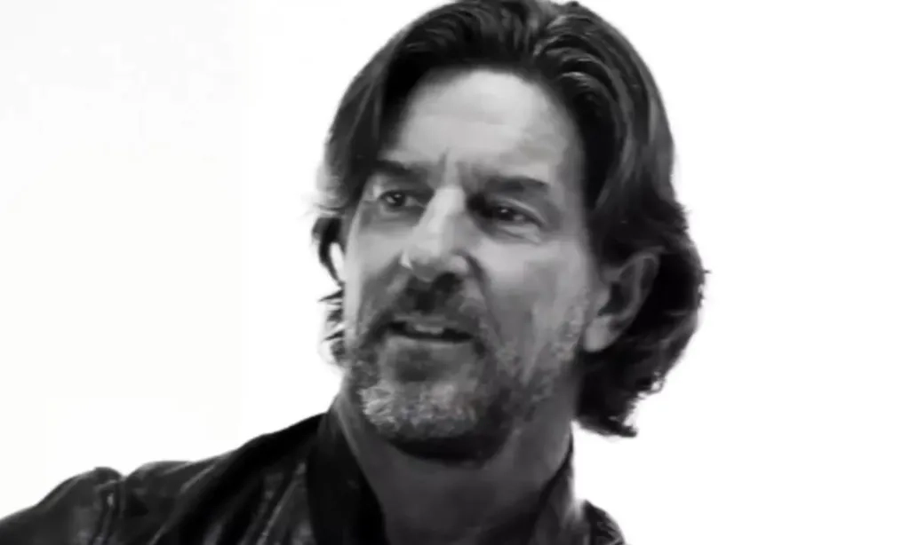 <p id="isPasted">Penyanyi<em>&nbsp;</em>Country Brett James Tewas Dalam Kecelakaan Pesawat</p>