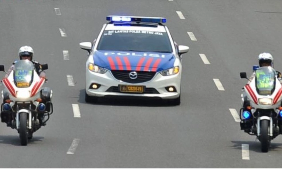 <p>Istana Minta Pejabat Negara Tak Asal Pakai Sirine dan Strobo&nbsp;</p>