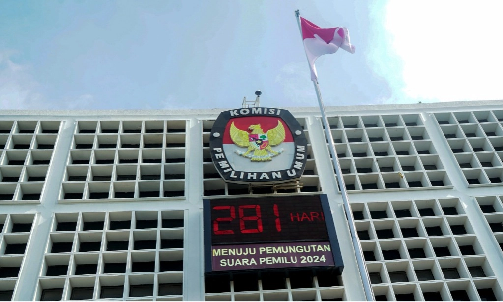 <p>Koalisi Sipil Desak Presiden Pecat Anggota KPU 2022-2027</p>