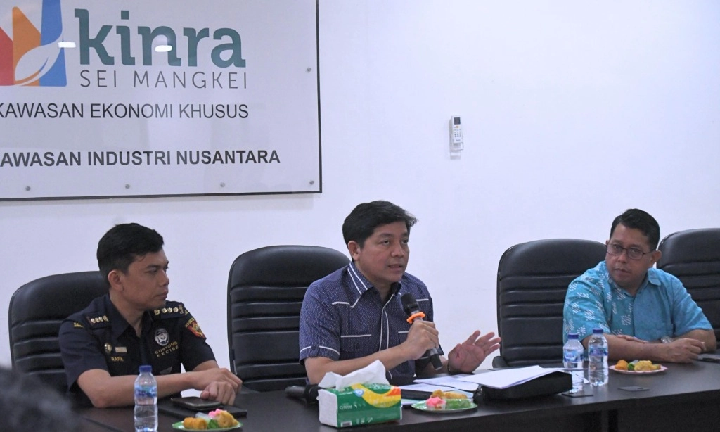 <p id="isPasted">Tembus Ekspor Rp2,7 Triliun, Pemerintah Perkuat Logistik KEK Sei Mangkei</p>