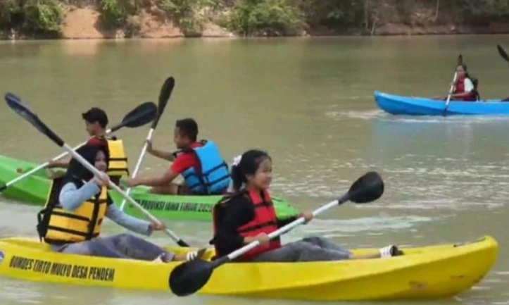 <p>Menikmati Wisata Kano Di Embung Pendem Magetan</p>