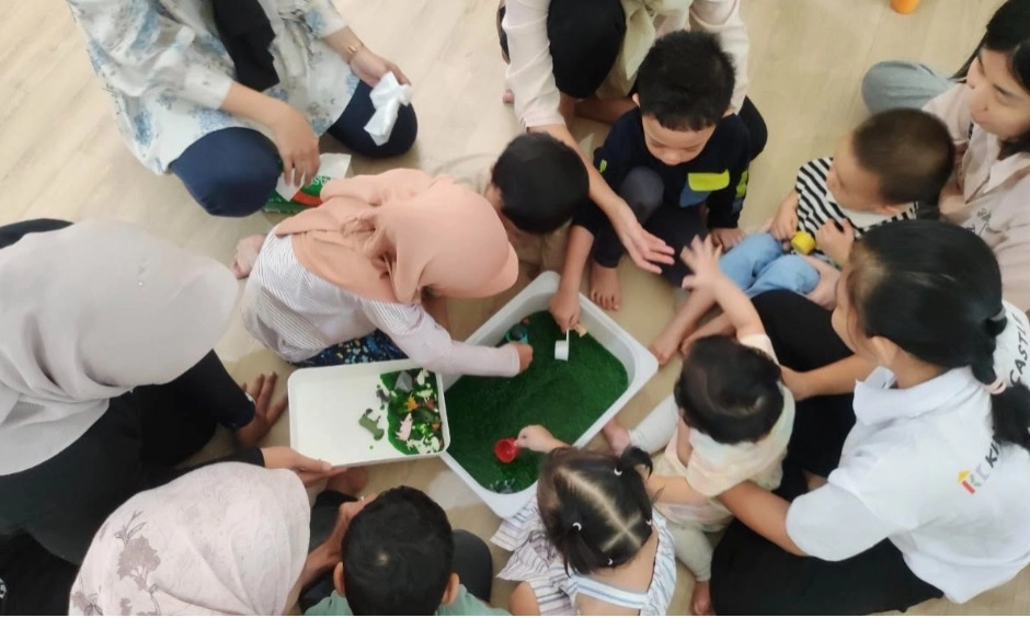 <p id="isPasted">Selain Untuk Karier Ibu, Daycare Bisa Jadi Solusi Pengasuhan Lebih Sehat</p>