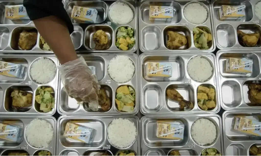 <p>Dokter Ingatkan Selalu Tutup Rapat Makanan Untuk Cegah Kontaminasi</p>