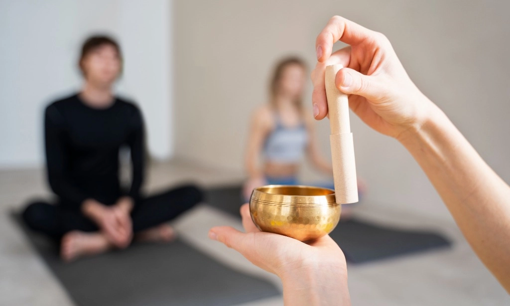<p id="isPasted">Relaksasi Lewat <em>Sound Bath</em>, Tren Meditasi Menenangkan Jiwa</p>