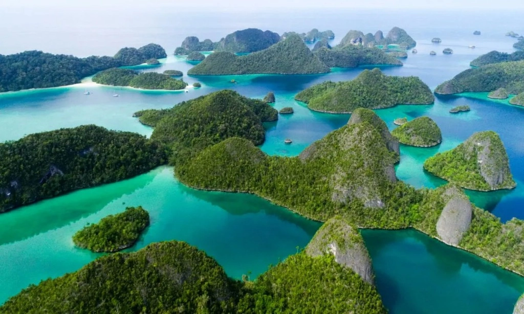 <p>Kemendagri Dalami Sengketa 3 Pulai Diklaim Raja Ampat</p>