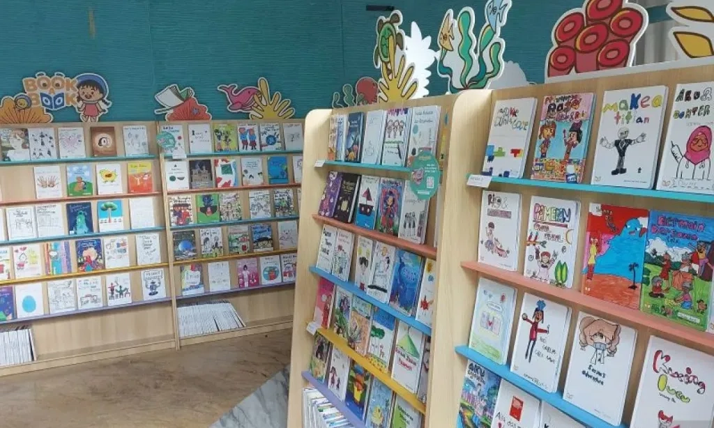<p id="isPasted">Karya Raya 2025 Pamerkan Ribuan Buku Karya Anak Indonesia</p>