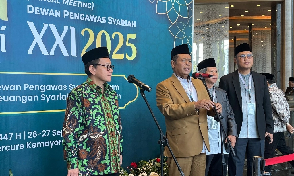 <p id="isPasted">Didominasi Pasar Modal, OJK: <em>Market Share</em> Aset Keuangan Syariah 11,47%</p>