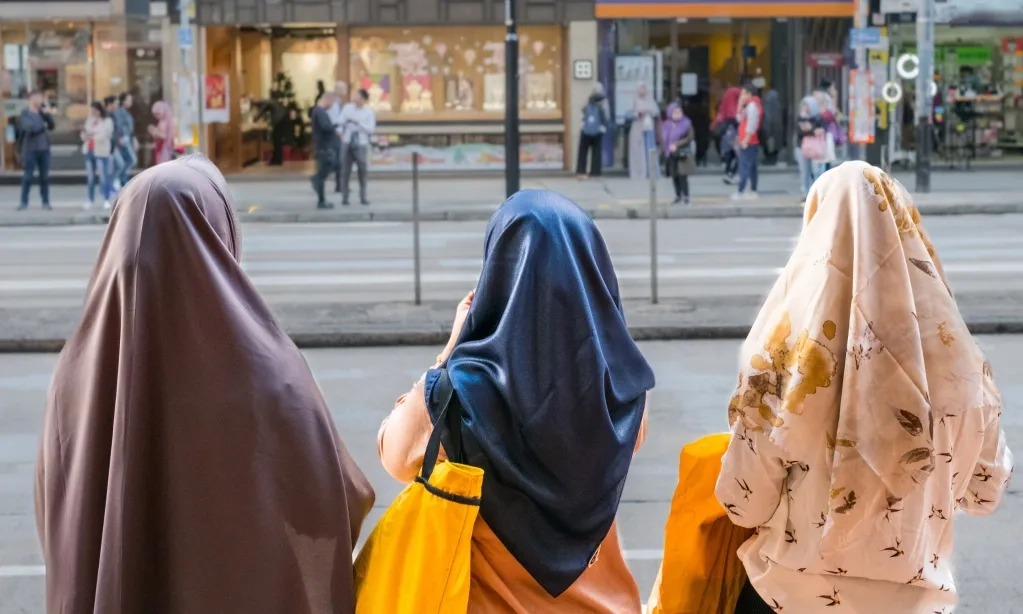 <p>Sertifikasi Halal Jadi Daya Tarik Pariwisata Ramah Muslim</p>