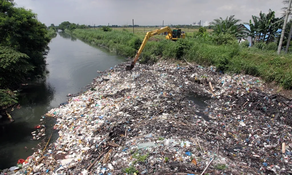 <p>Mayoritas Air Sungai Di Indonesia Tercemar</p>