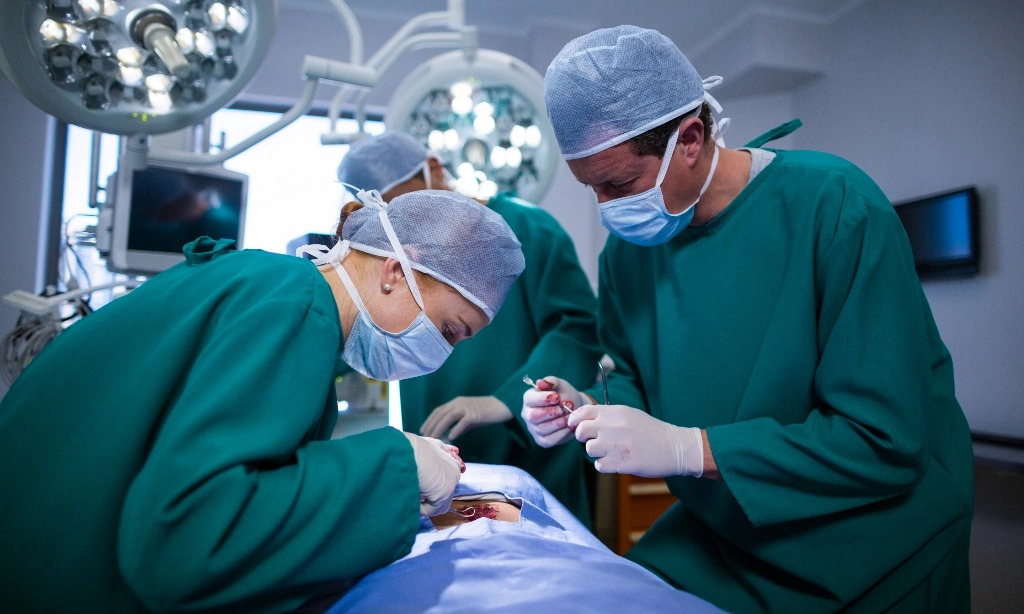 <p>TAVI Dan TEER Jadi Alternatif Penanganan Penyakit Jantung Minim Sayatan<br id="isPasted"><br></p>