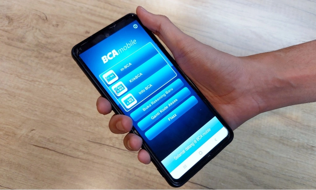 <p id="isPasted"><em>Mobile Banking</em> BCA Sempat <em>Error</em>, Kini Berangsur Pulih</p>