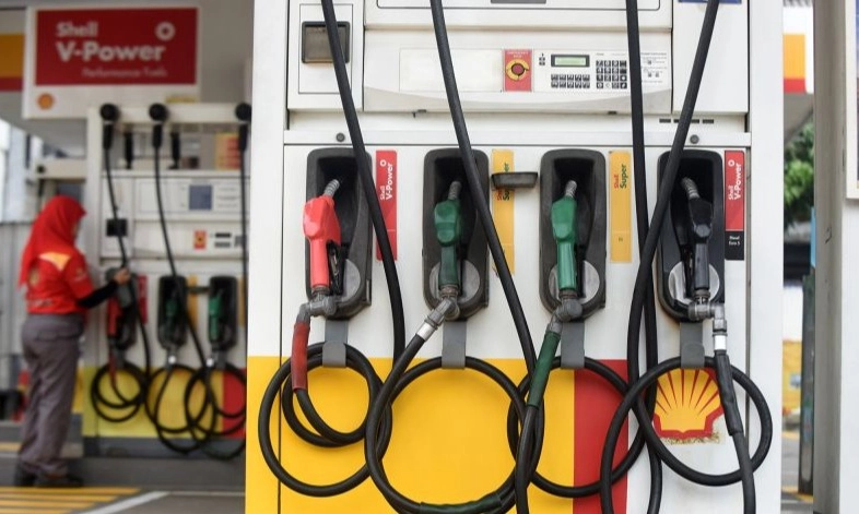 <p>Stok Langka, Harga BBM Pertamina-Shell Masih Stabil Pekan Ini</p>