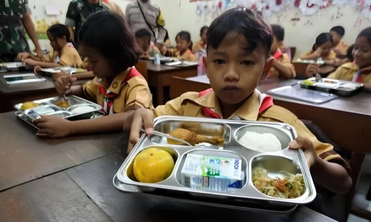 <p>DPR Usul Porsi MBG Dikurangi</p>