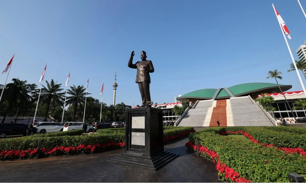 <p>INDEF: Kebijakan Fiskal Saja Tak Cukup Jawab Persoalan Ekonomi Riil</p>