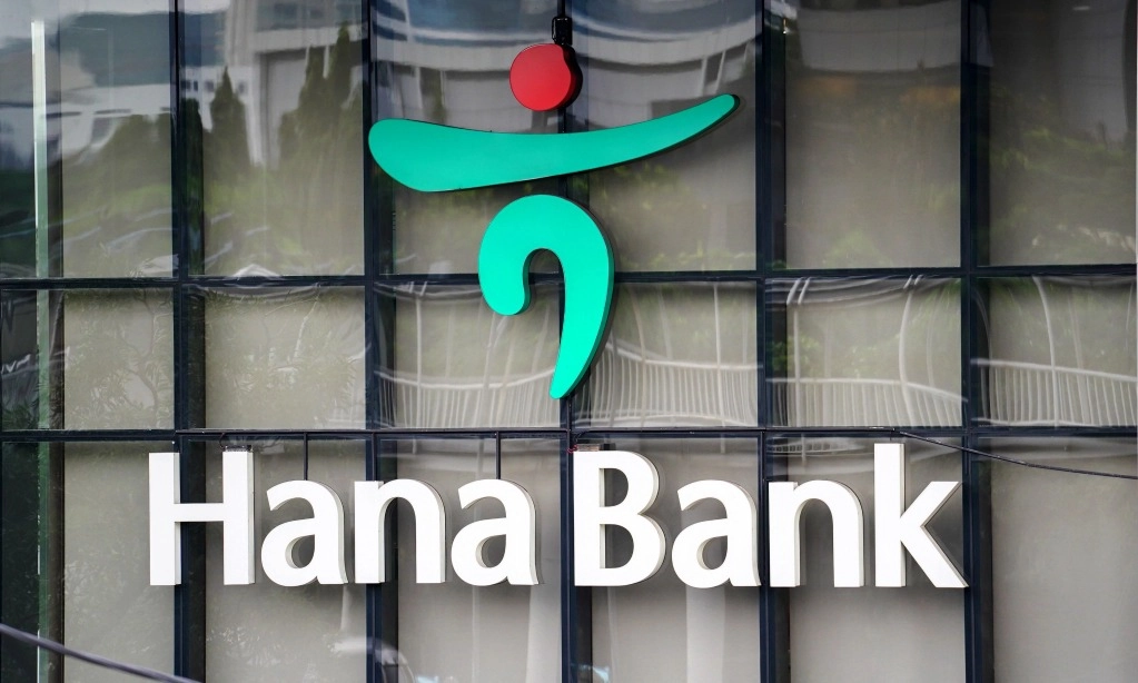 <p id="isPasted">Telah Lampaui Target, Hana Bank Belum Revisi RBB</p>
