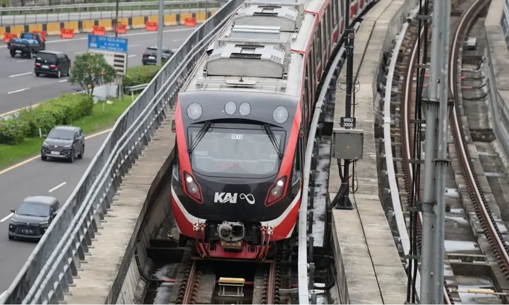 <p class="query-text-line ng-star-inserted" id="isPasted">Jaga KAI Tetap Sehat, Danantara Tinjau Skema Bayar Utang LRT Rp2,2 T</p>