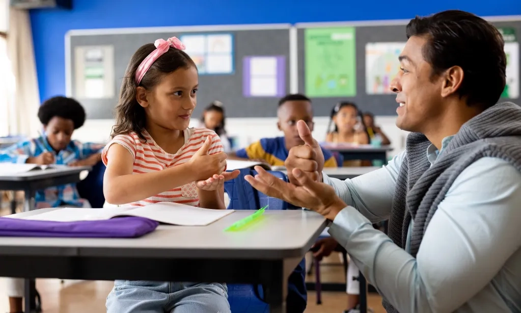 <p id="isPasted">Prakarsa Jitu Agar Teman Tuli Tak Merasa Sepi</p>