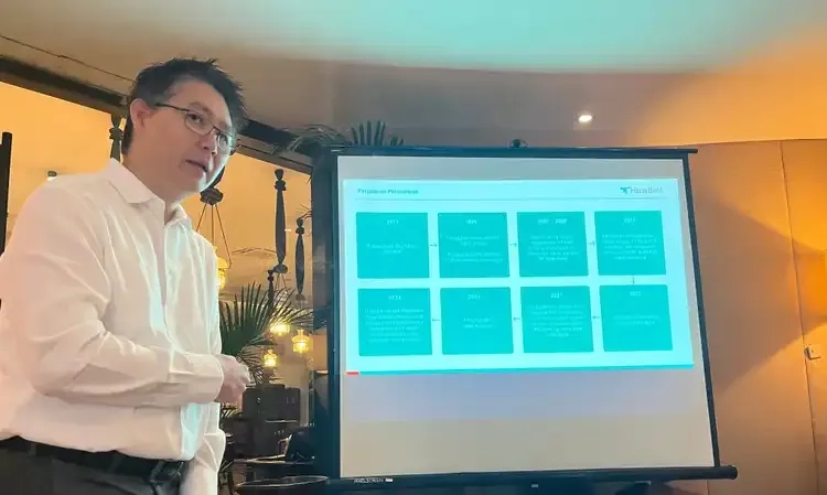 <p id="isPasted">30% Rekening Nasabah Hana Bank Aktif</p>