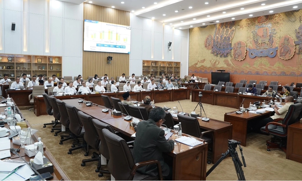 <p>Mendag: Gula Rafinasi Dilarang Jadi Gula Konsumsi, Aturan Segera Direvisi</p>