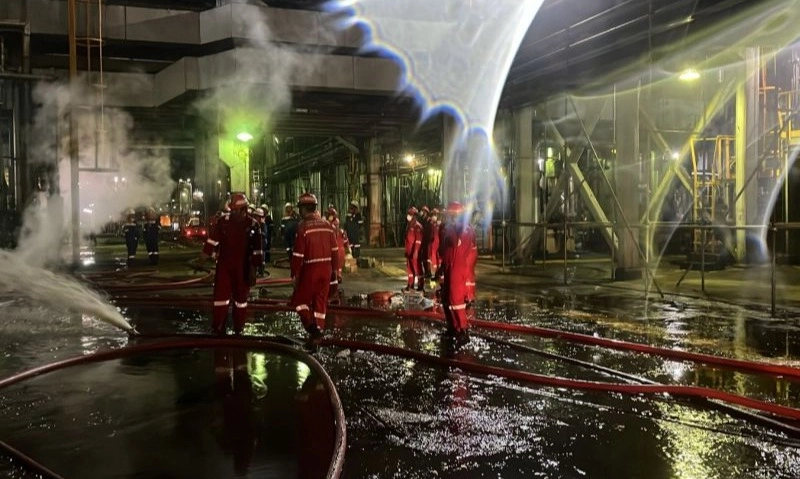 <p id="isPasted">Usai Terbakar, Kilang Dumai Pastikan Pasokan BBM Tetap Aman</p>