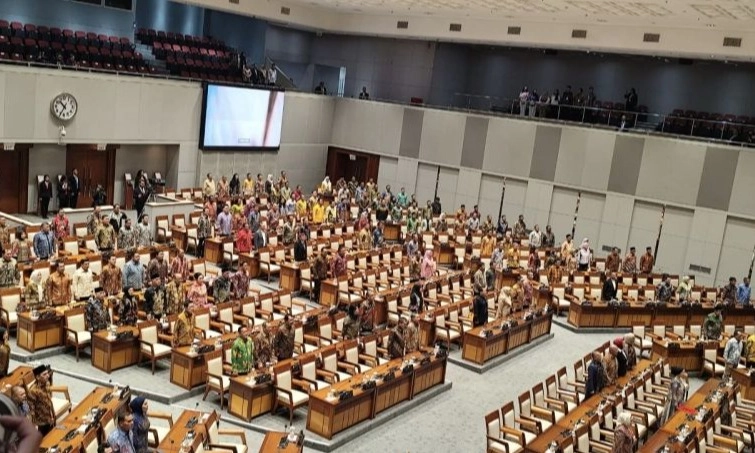 <p>Periode 2024-2025, DPR Sahkan 16 UU</p>