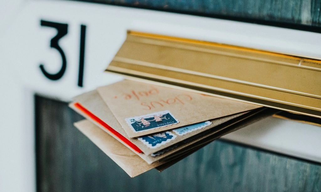 <p>Kala Menulis Surat Dilombakan, Yuk Simak Syaratnya</p>