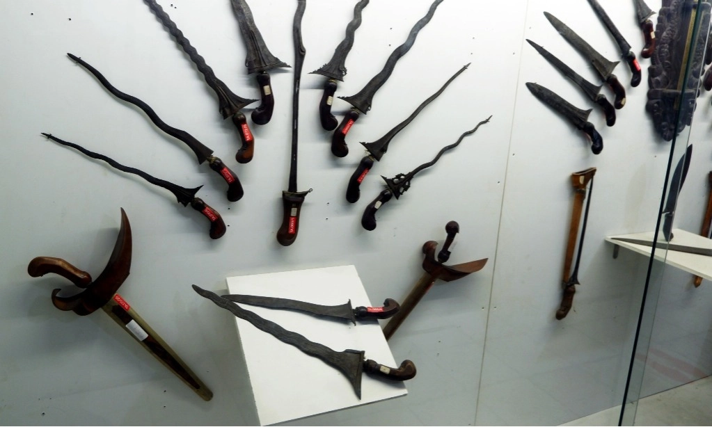 <p>Mengupayakan Pemulangan Keris-keris Bersejarah Ke Tanah Air</p>