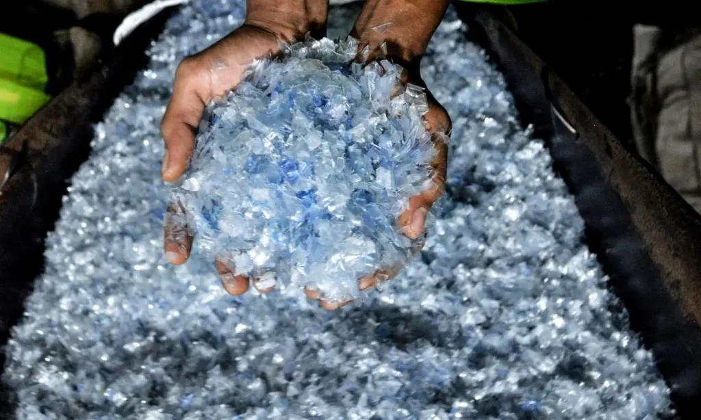 <p>Keren, Ilmuwan Australia Ciptakan Plastik Dari Limbah Makanan</p>