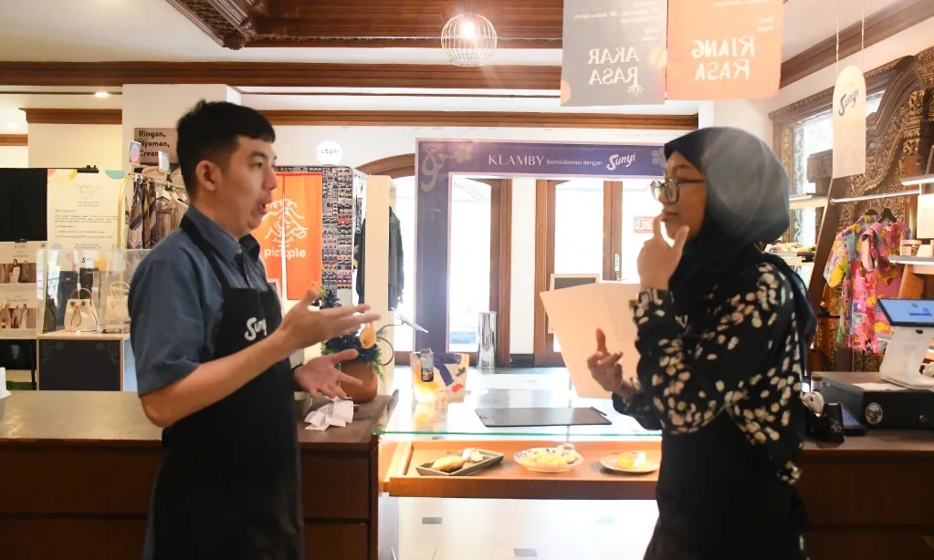 <p id="isPasted">Menggugat Persamaan Kesempatan Kerja Untuk Penyandang Disabilitas</p>