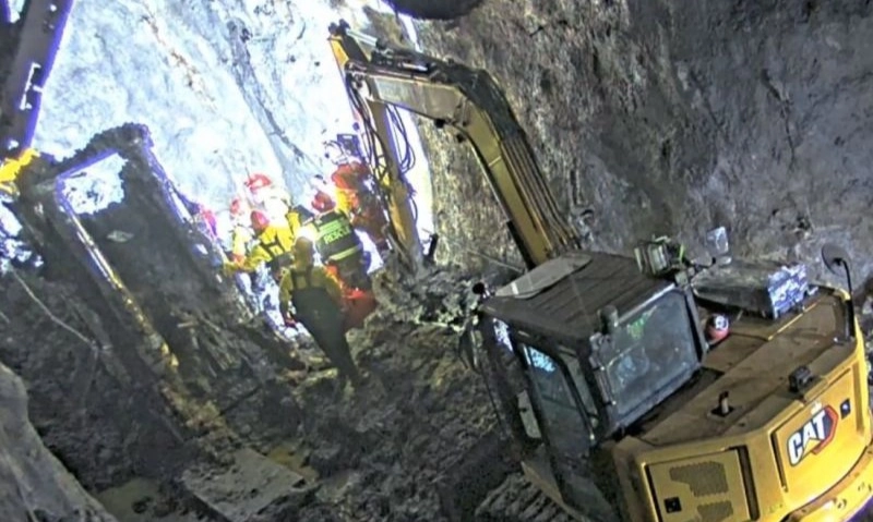 <p>Tim Temukan Semua Jenazah Pekerja Freeport Yang Terjebak</p>