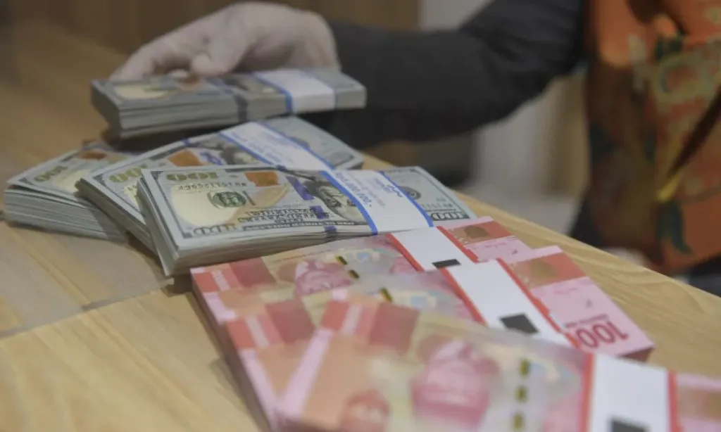 <p>Pernyataan <em id="isPasted">Hawkish</em> The Fed Picu Pelemahan Rupiah Ke Rp16.650</p>