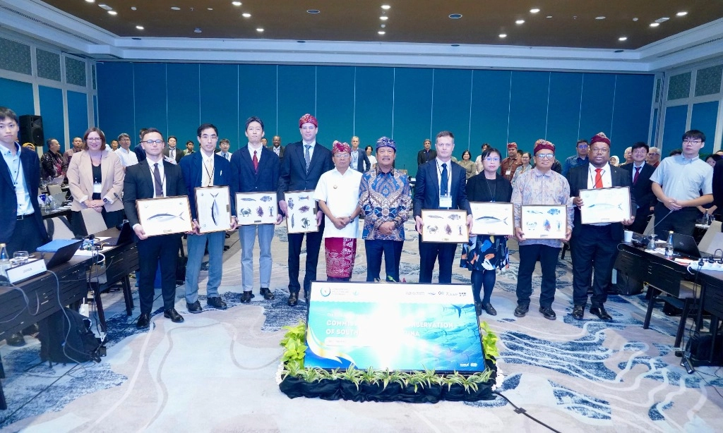 <p id="isPasted">Menteri Trenggono Minta Tambahan Kuota Penangkapan Tuna Sirip Biru</p>