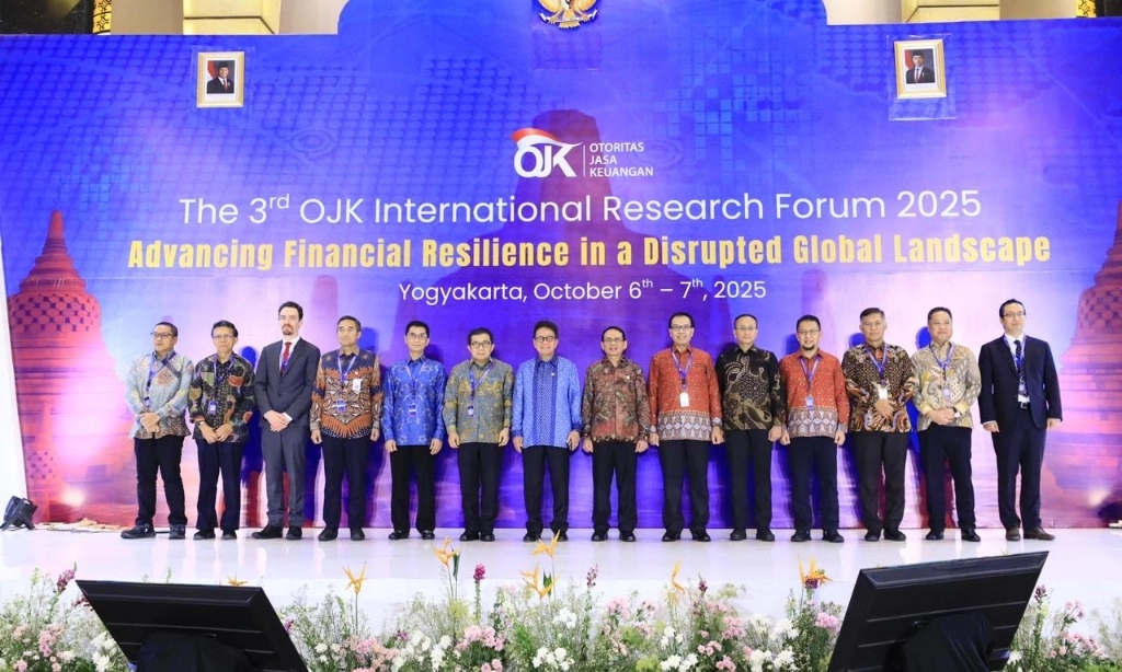 <p id="isPasted">OJK Tengah Siapkan Kebijakan Tata Kelola AI Untuk Perbankan</p>