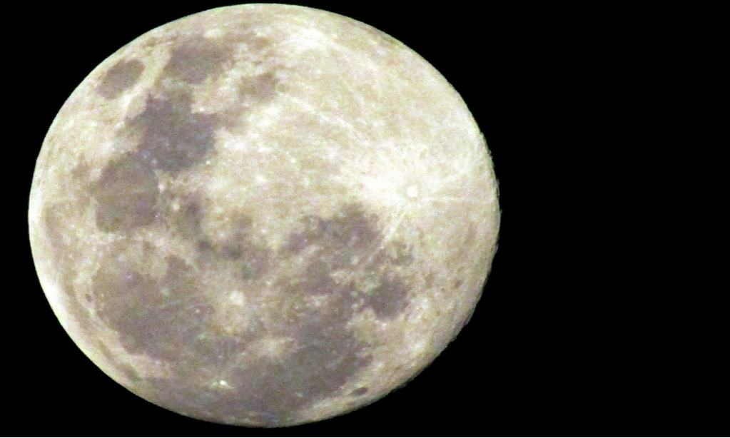 <p>Hunter&#39;s Moon, Bulan Purnama Penanda Waktu Berburu</p>