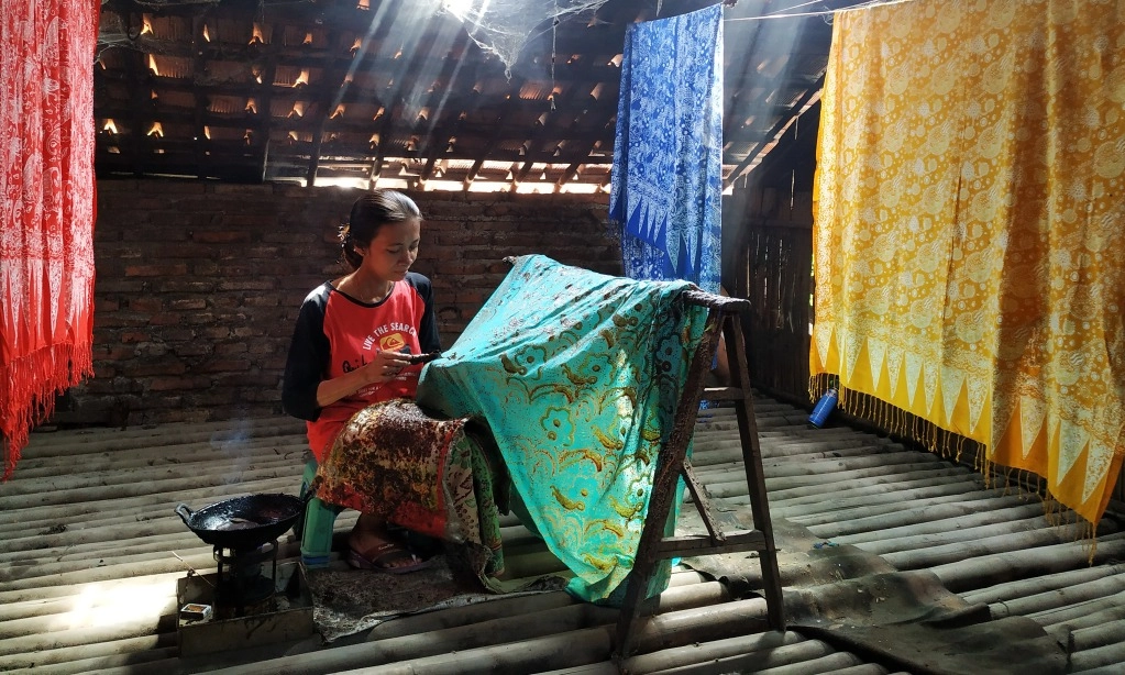 <p>Yuk Jalan-jalan Ke Kampung Batik Yang Ada Di Berbagai Daerah</p>