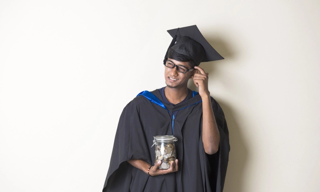 <p>Celios Sebut MBG Pangkas Anggaran Beasiswa Mahasiswa</p>